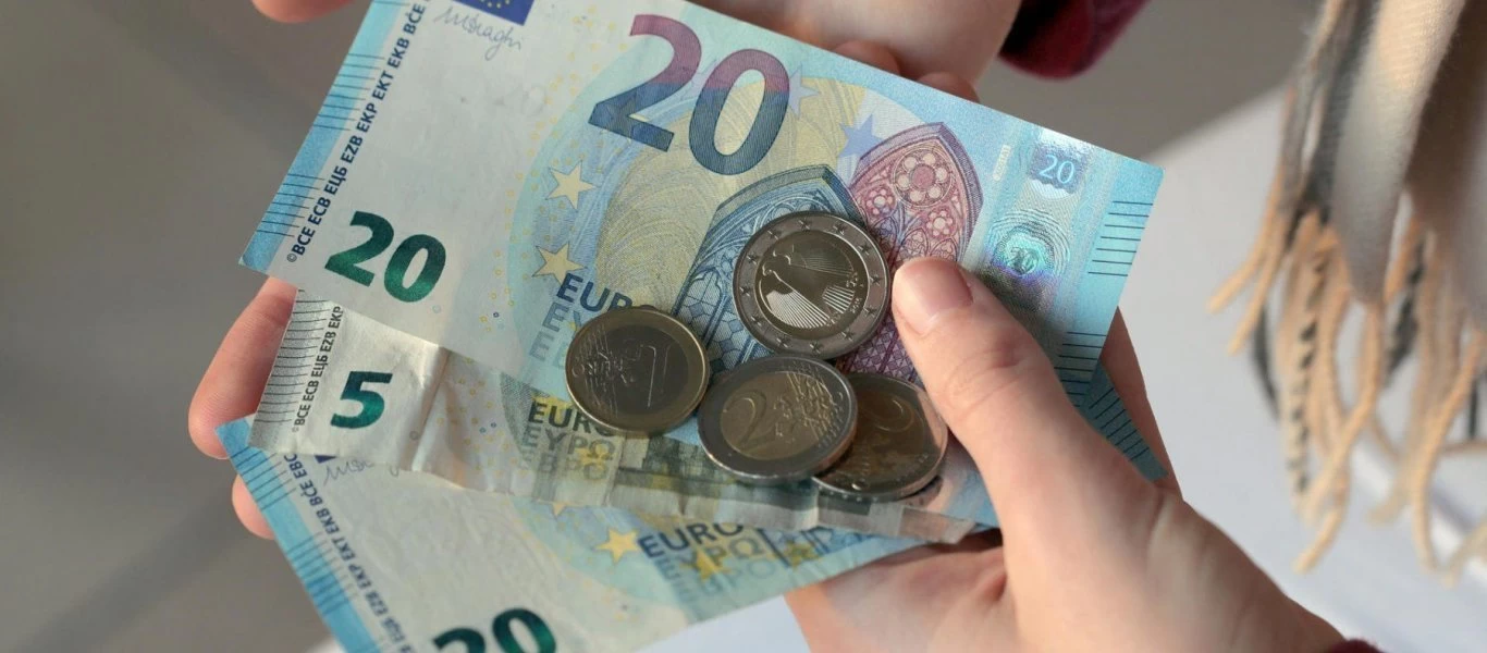 Οικογενειακό επίδομα Α21: Κλείνει προσωρινά η ηλεκτρονική πλατφόρμα - Πότε θα καταβληθεί η 5η δόση